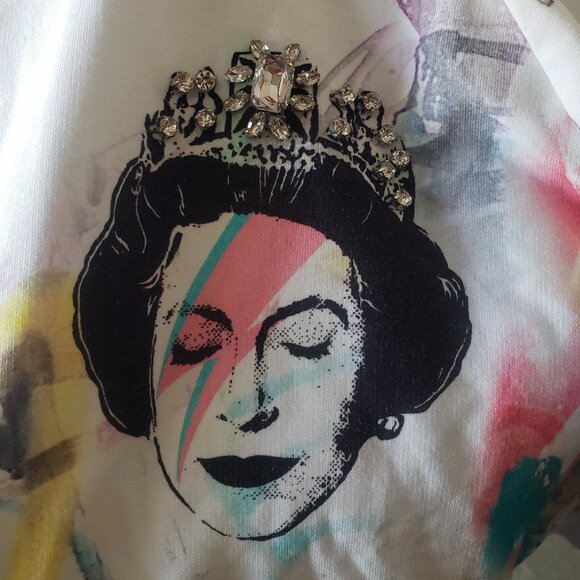 Girl's Youth Size 12 Guess Brandalized Grafitti by Banksy Queen Hoodie & Joggers - Picture 6 of 9